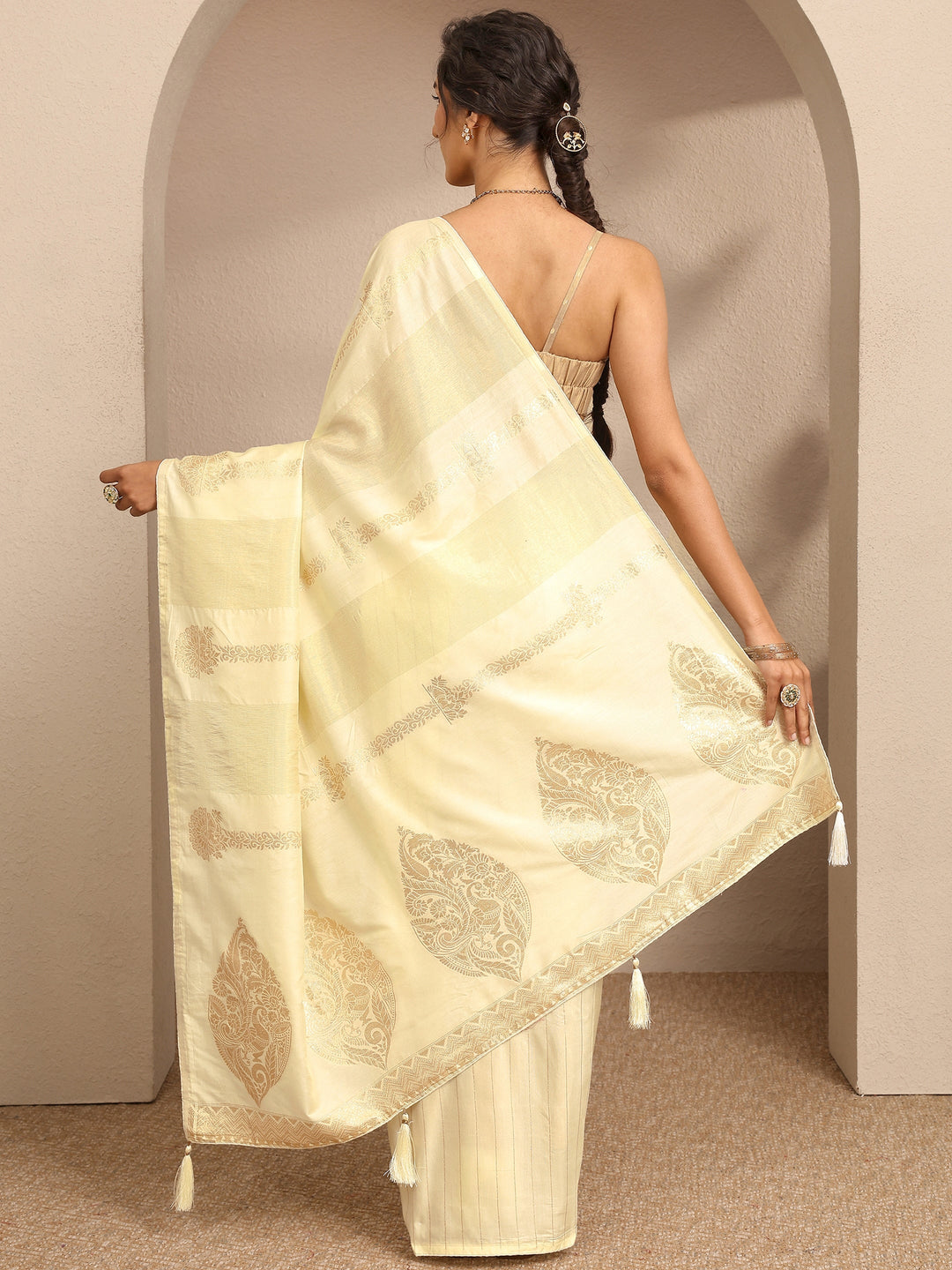 Cream Woven Design Banarsi Silk Blend Saree With Unstitched Blouse Piece