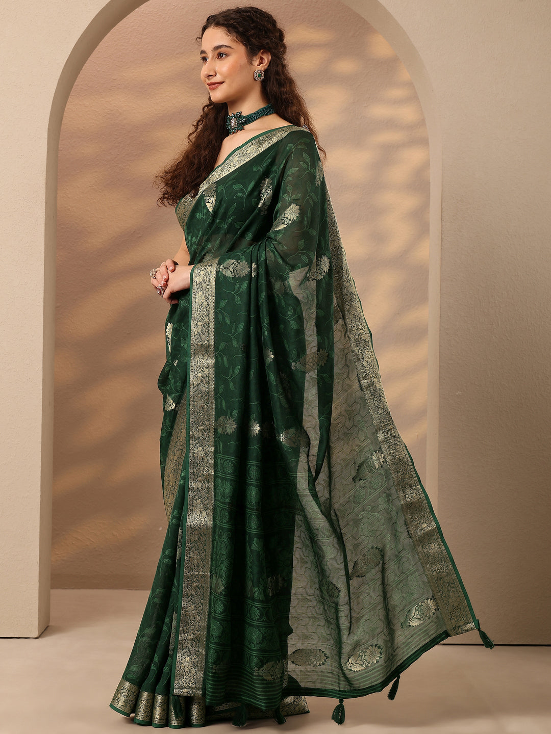 Green Woven Design Silk Blend Saree With Unstitched Blouse Piece