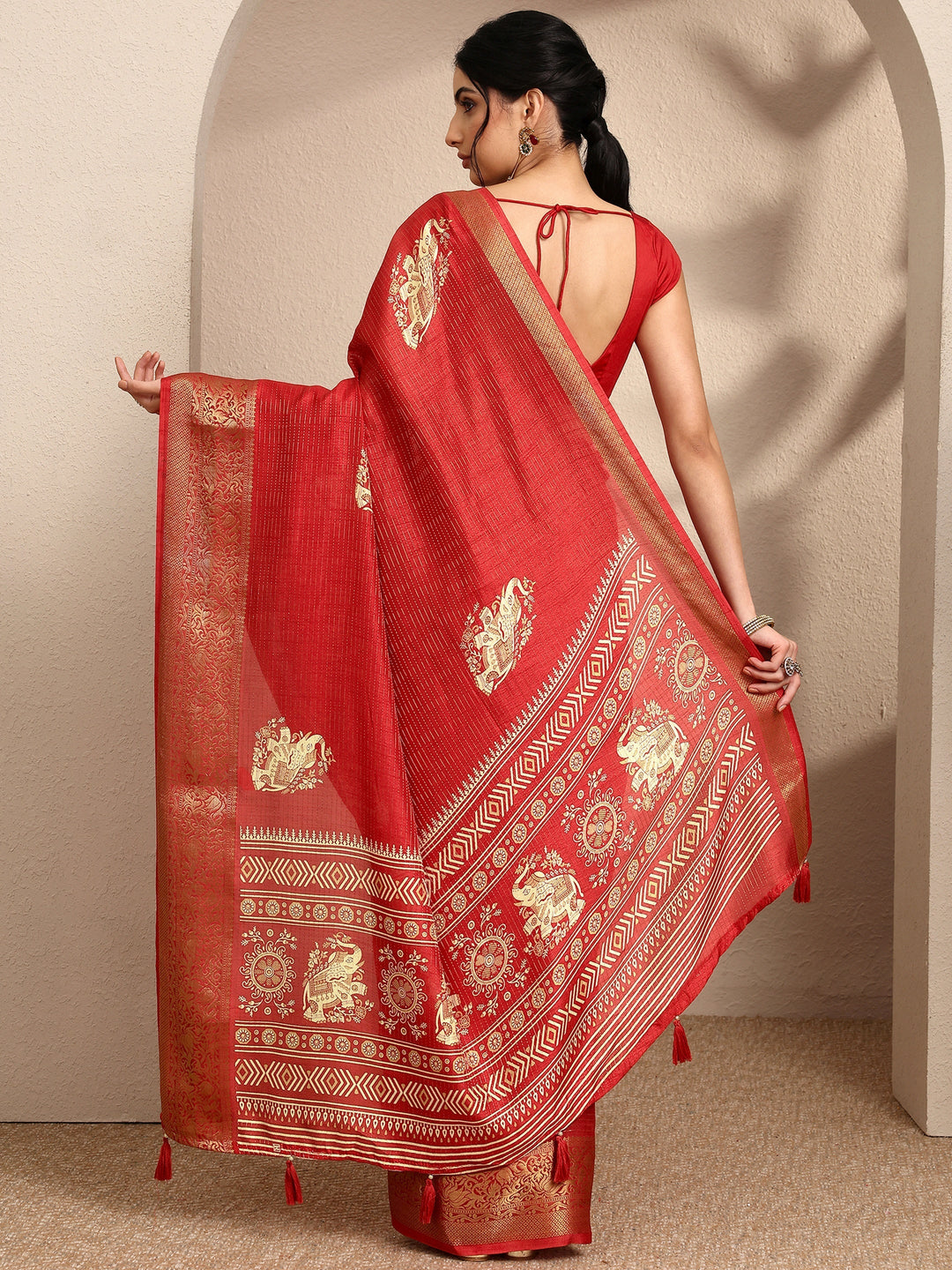 Orange Printed Silk Blend Saree With Unstitched Blouse Piece
