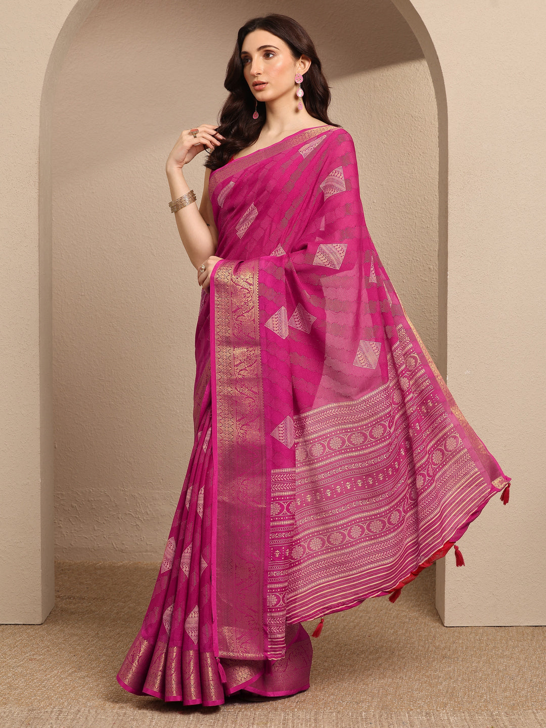 Pink Printed Georgette Saree With Unstitched Blouse Piece