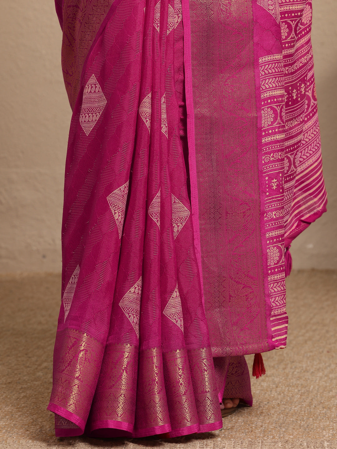 Pink Printed Georgette Saree With Unstitched Blouse Piece