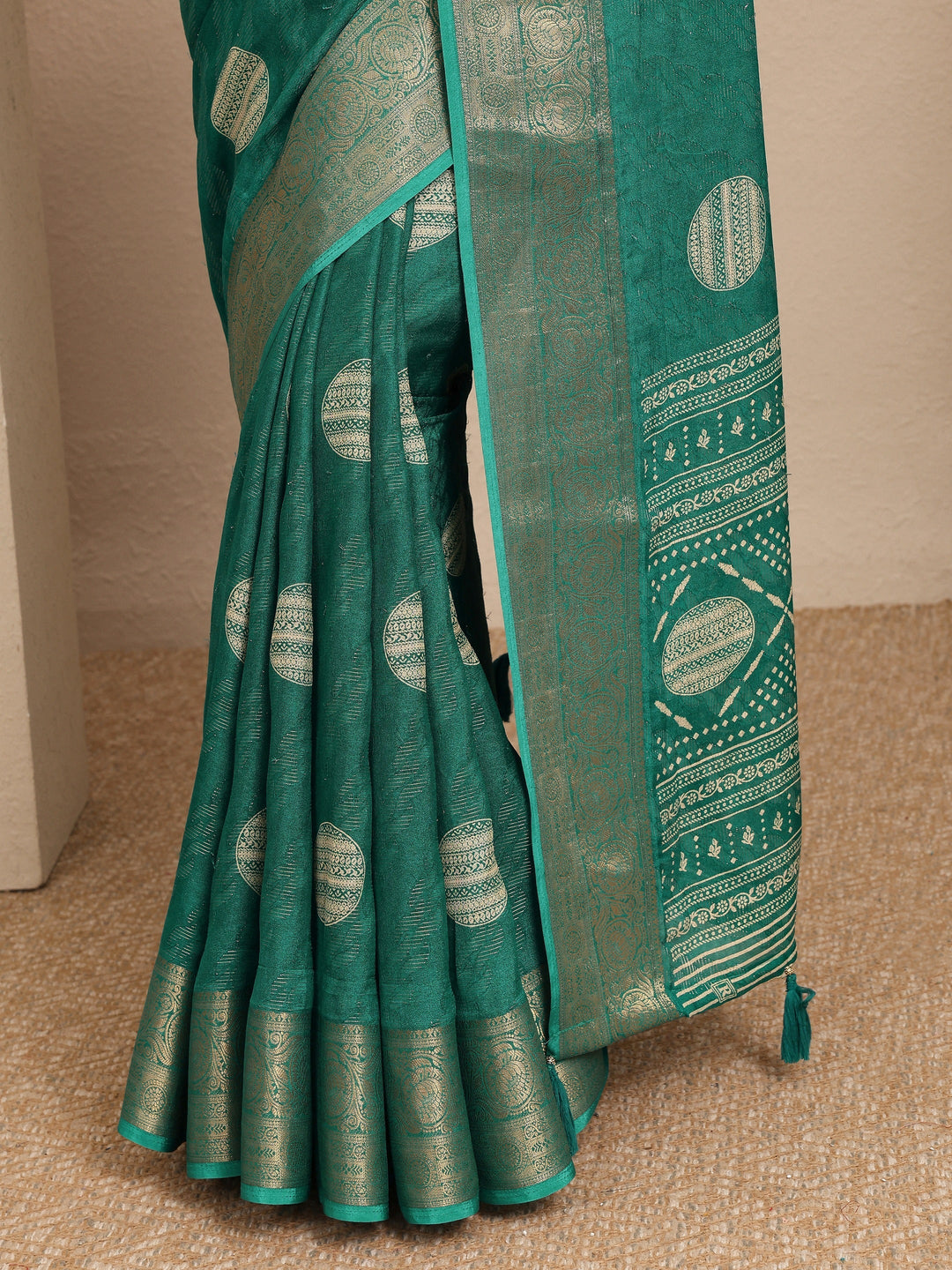 Green Printed Georgette Saree With Unstitched Blouse Piece