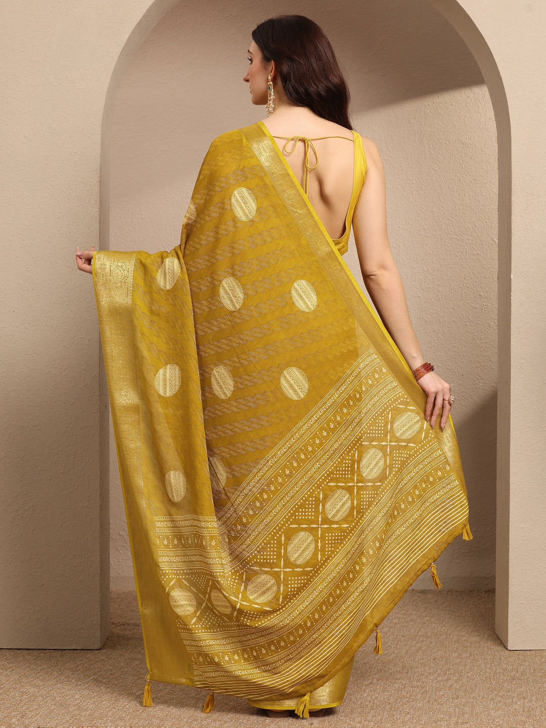 Mustard Printed Georgette Saree With Unstitched Blouse Piece