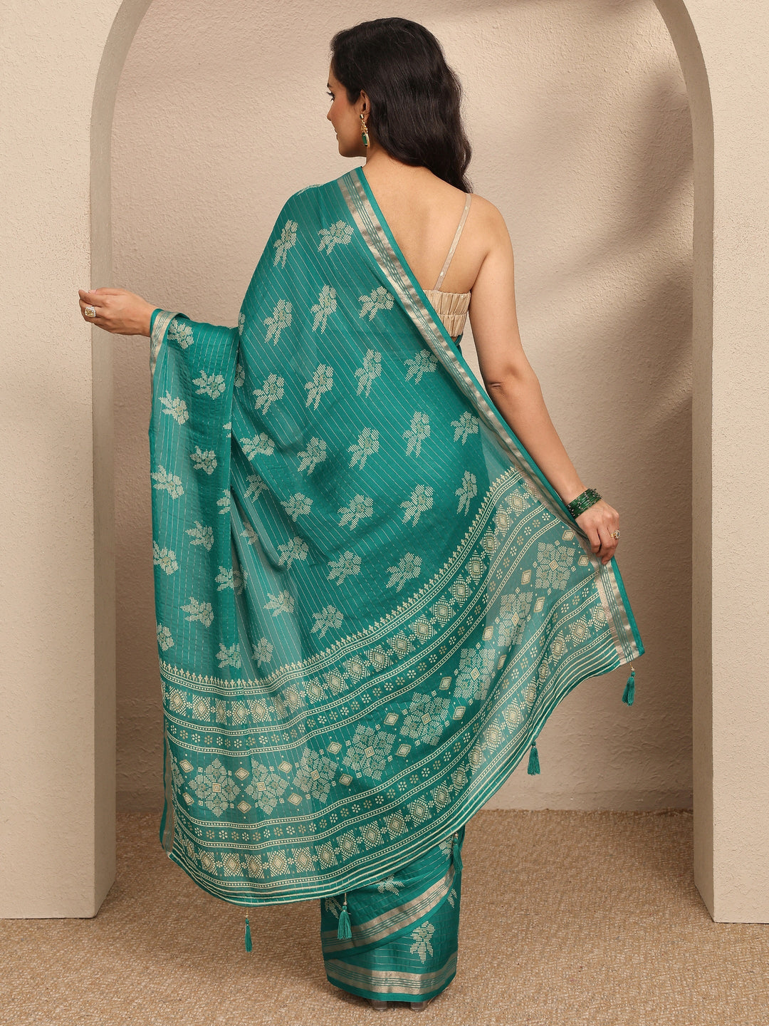 Green Printed Silk Blend Saree With Unstitched Blouse Piece