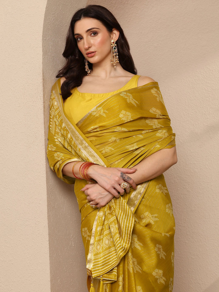 Mustard Printed Silk Blend Saree With Unstitched Blouse Piece