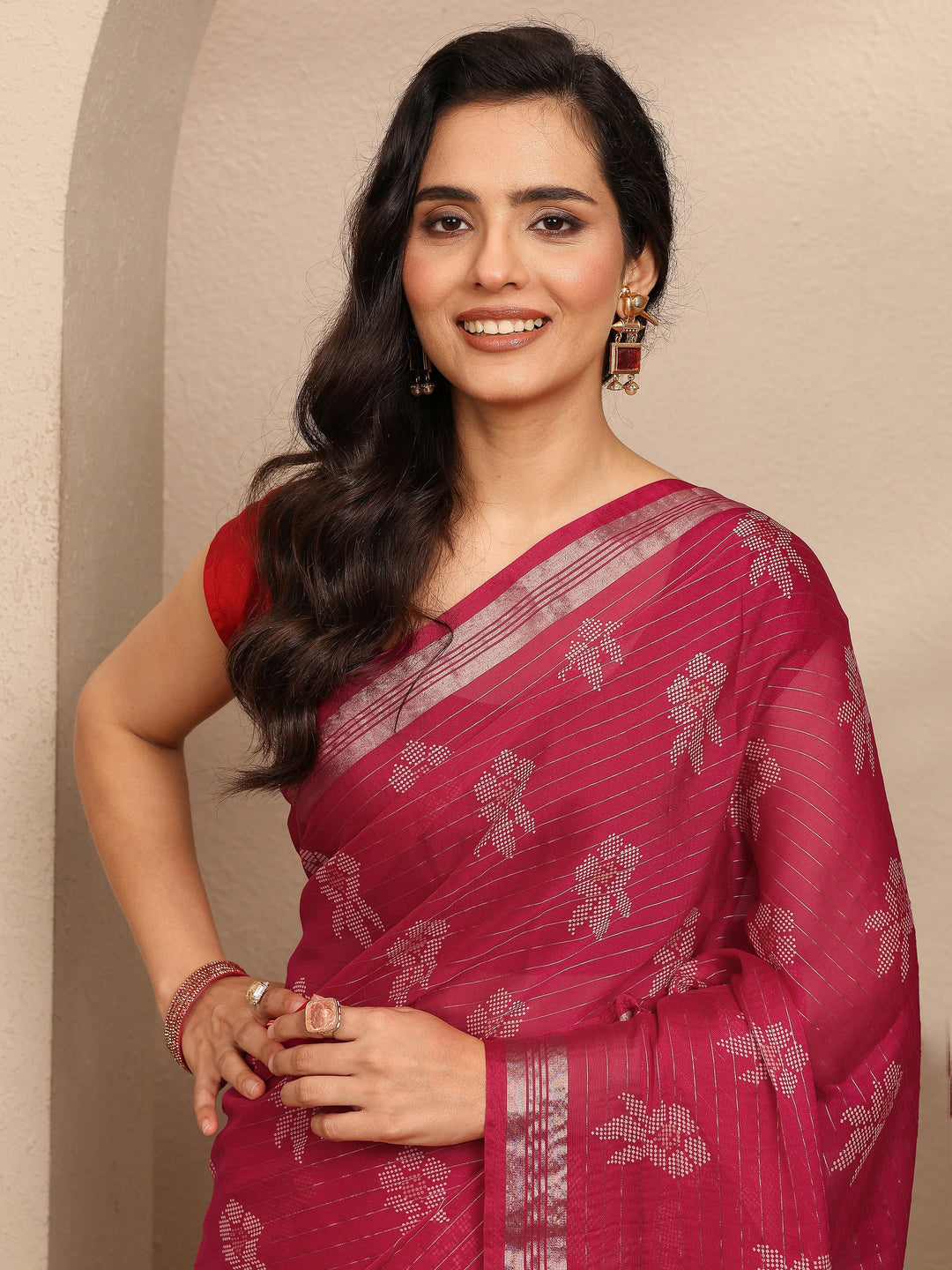 Red Printed Silk Blend Saree With Unstitched Blouse Piece