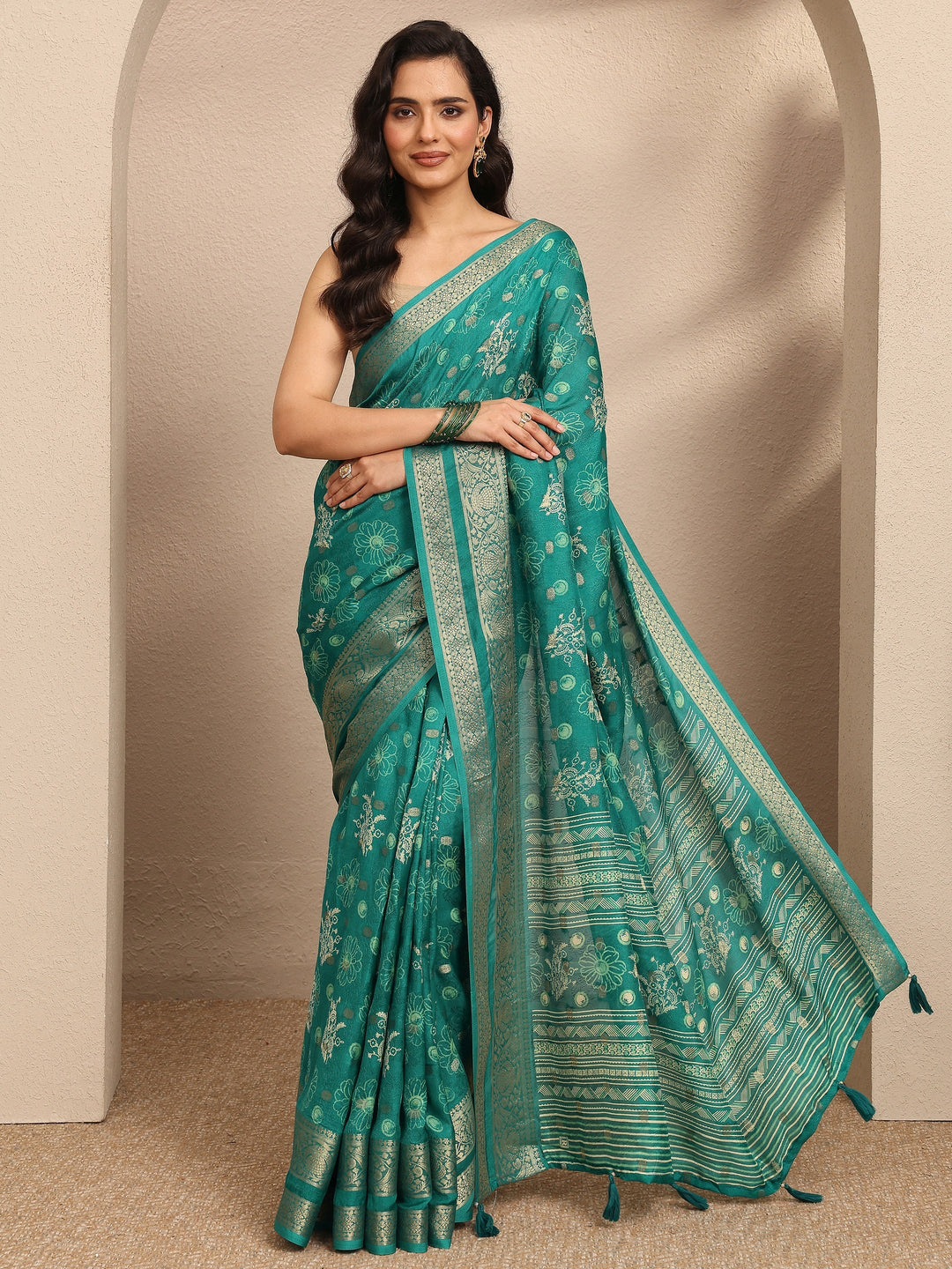 Green Printed Georgette Saree With Unstitched Blouse Piece