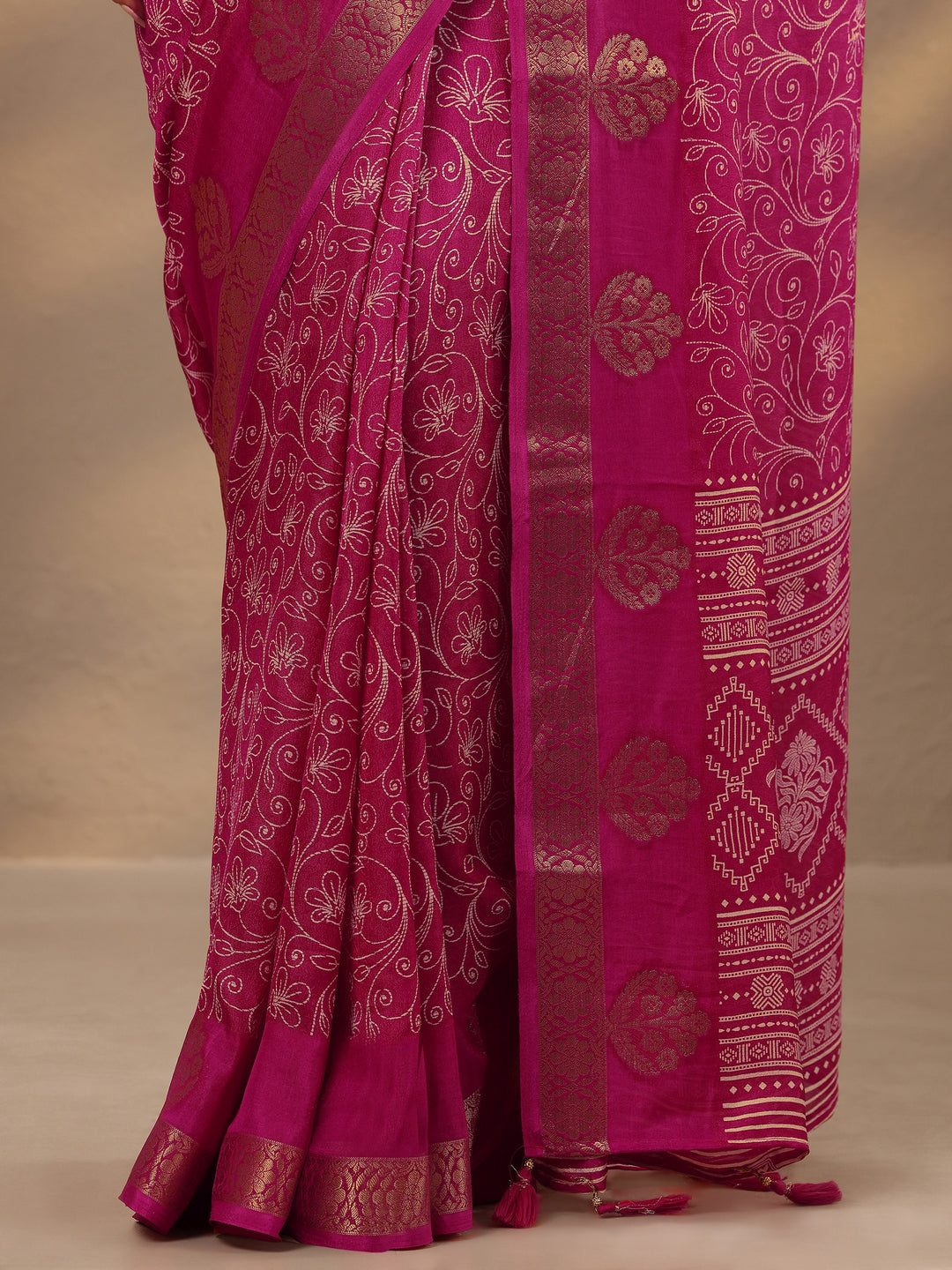 Pink Printed Silk Blend Saree With Unstitched Blouse Piece