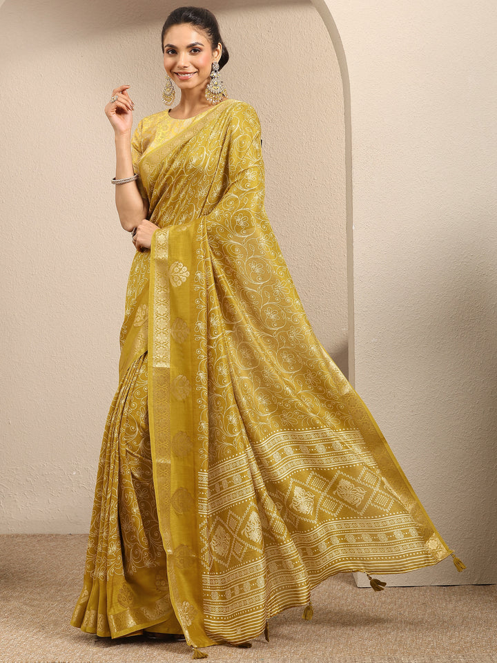 Mustard Printed Silk Blend Saree With Unstitched Blouse Piece