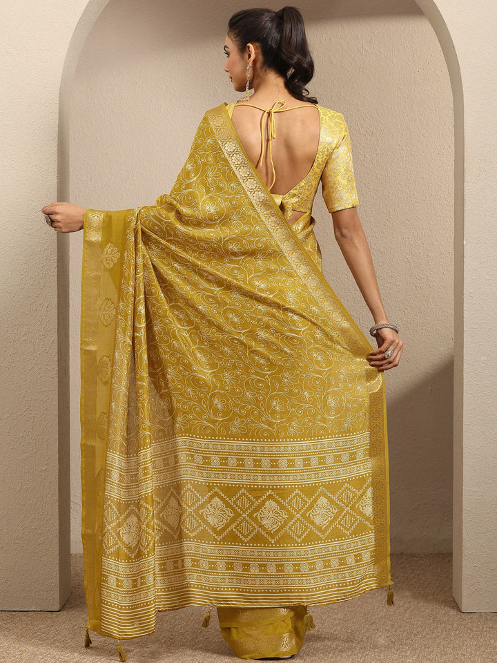 Mustard Printed Silk Blend Saree With Unstitched Blouse Piece