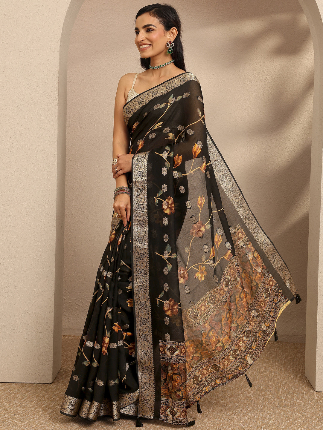 Black Printed Georgette Saree With Unstitched Blouse Piece