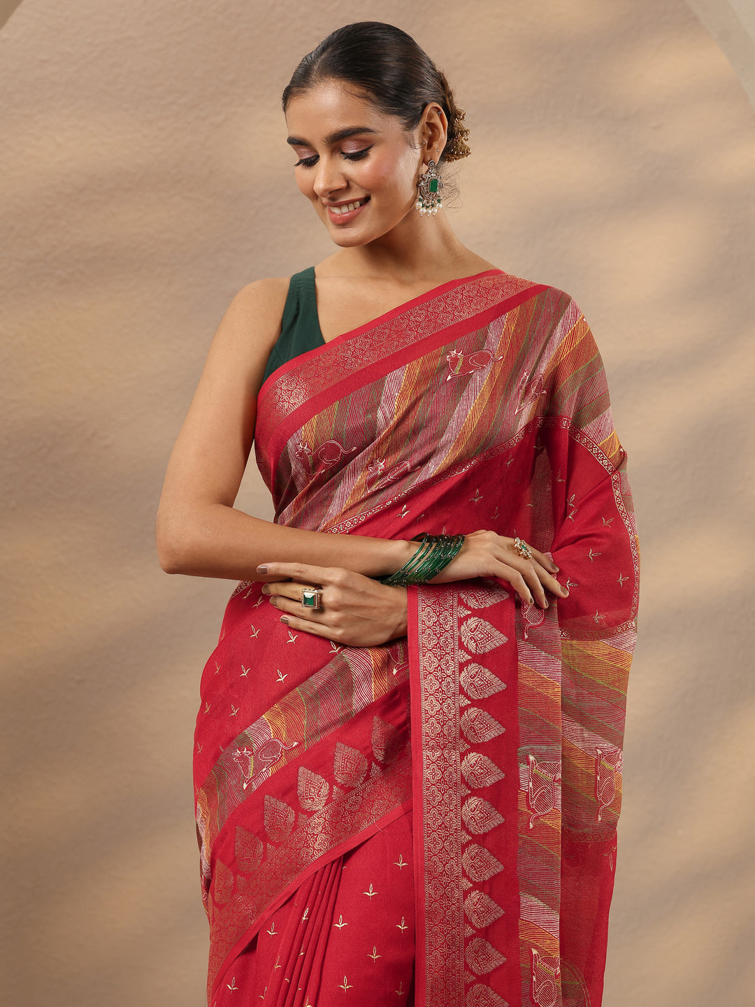 Red Printed Silk Blend Saree With Unstitched Blouse Piece