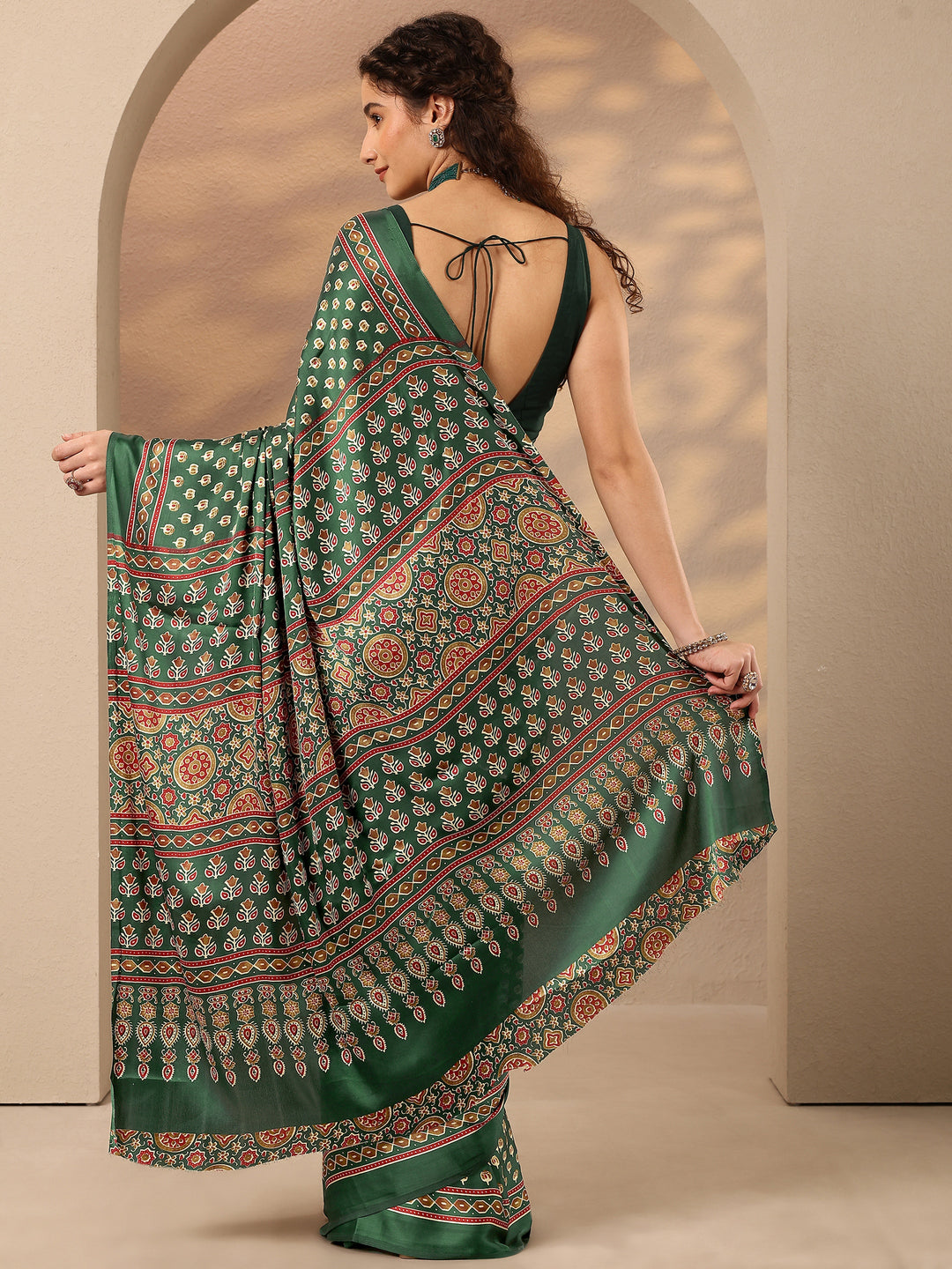 Green Printed Satin Saree With Unstitched Blouse Piece