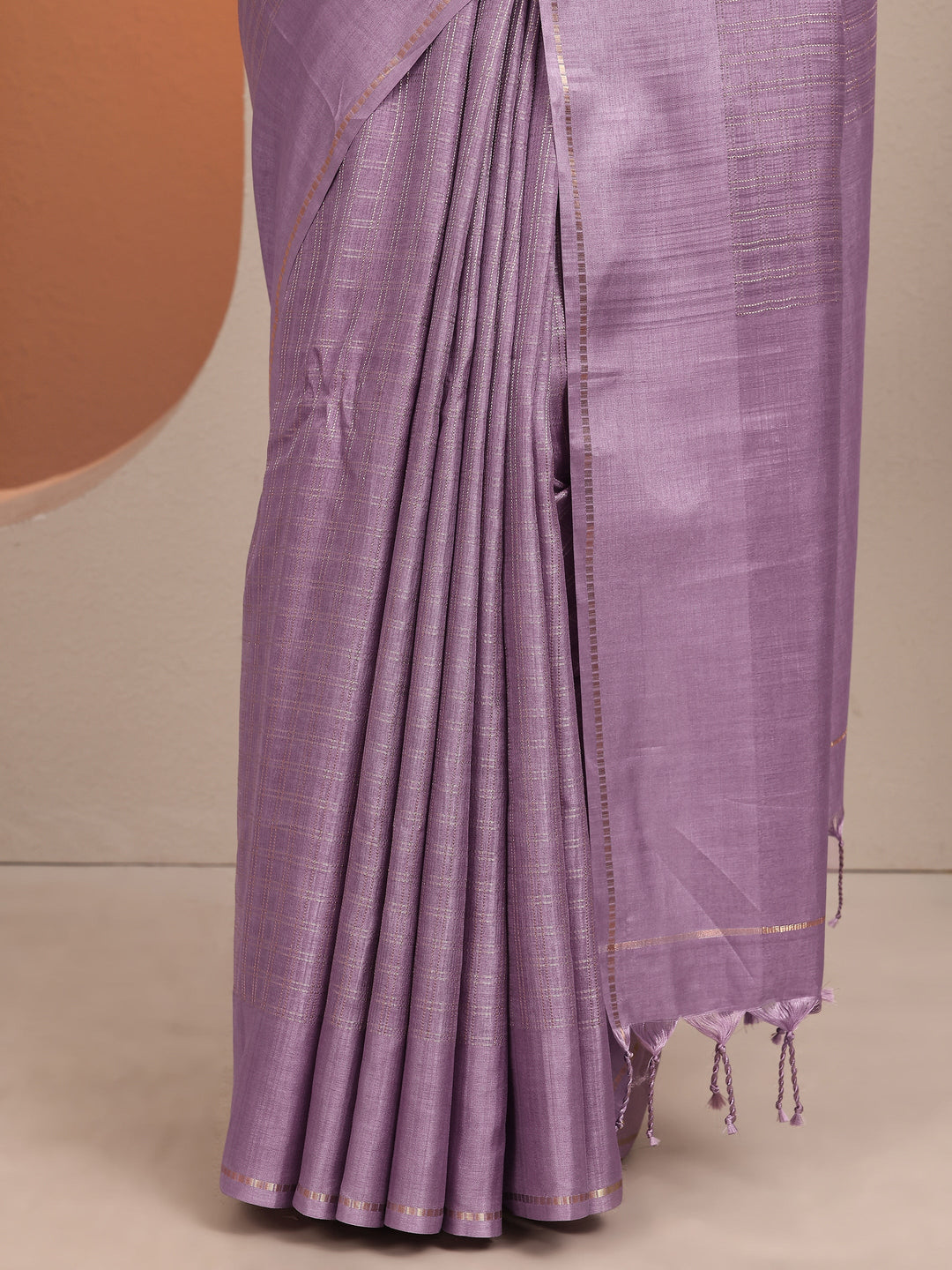 Purple Embellished Silk Blend Saree With Unstitched Blouse Piece