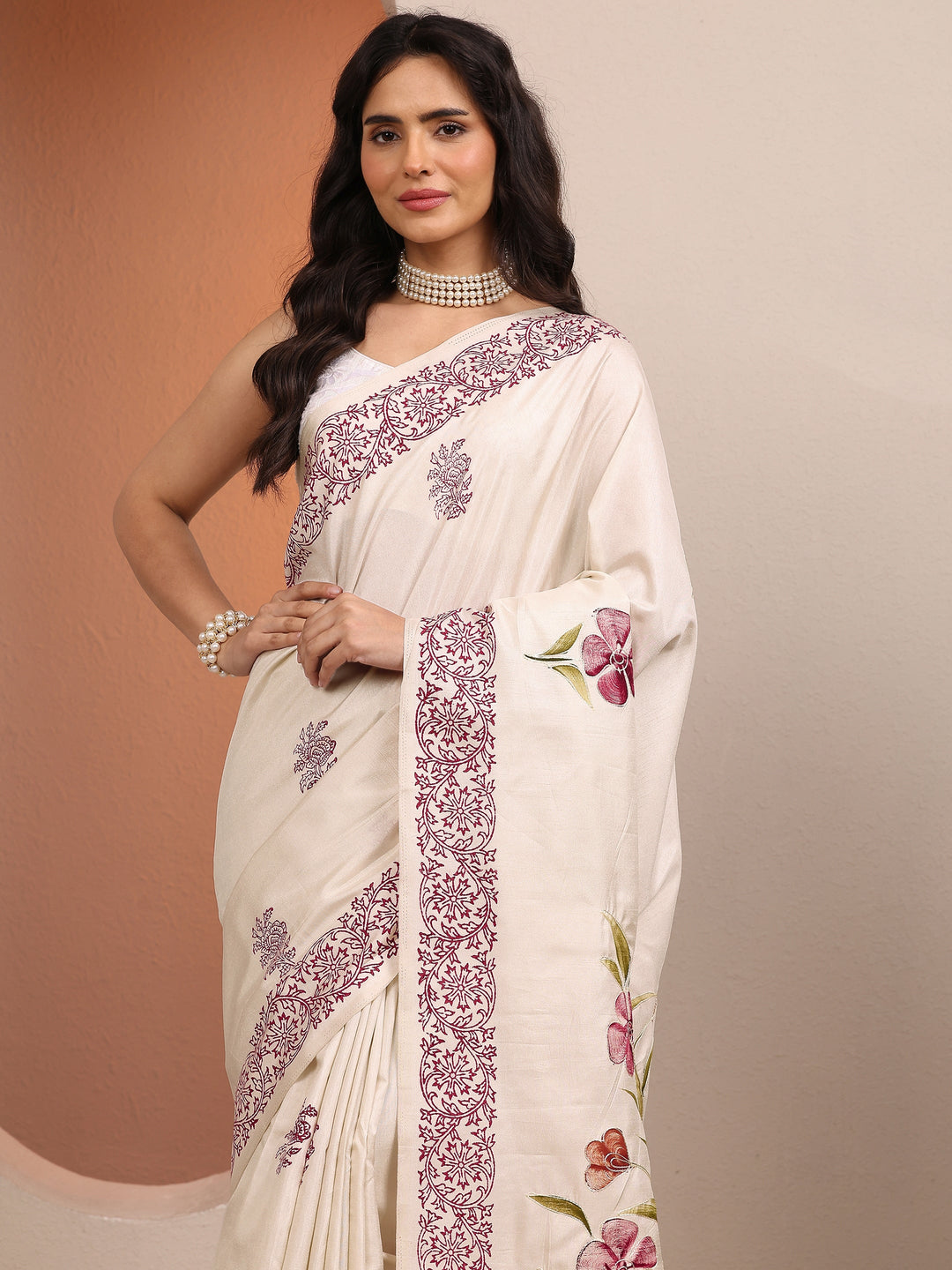 Off White Printed Silk Blend Saree With Unstitched Blouse Piece