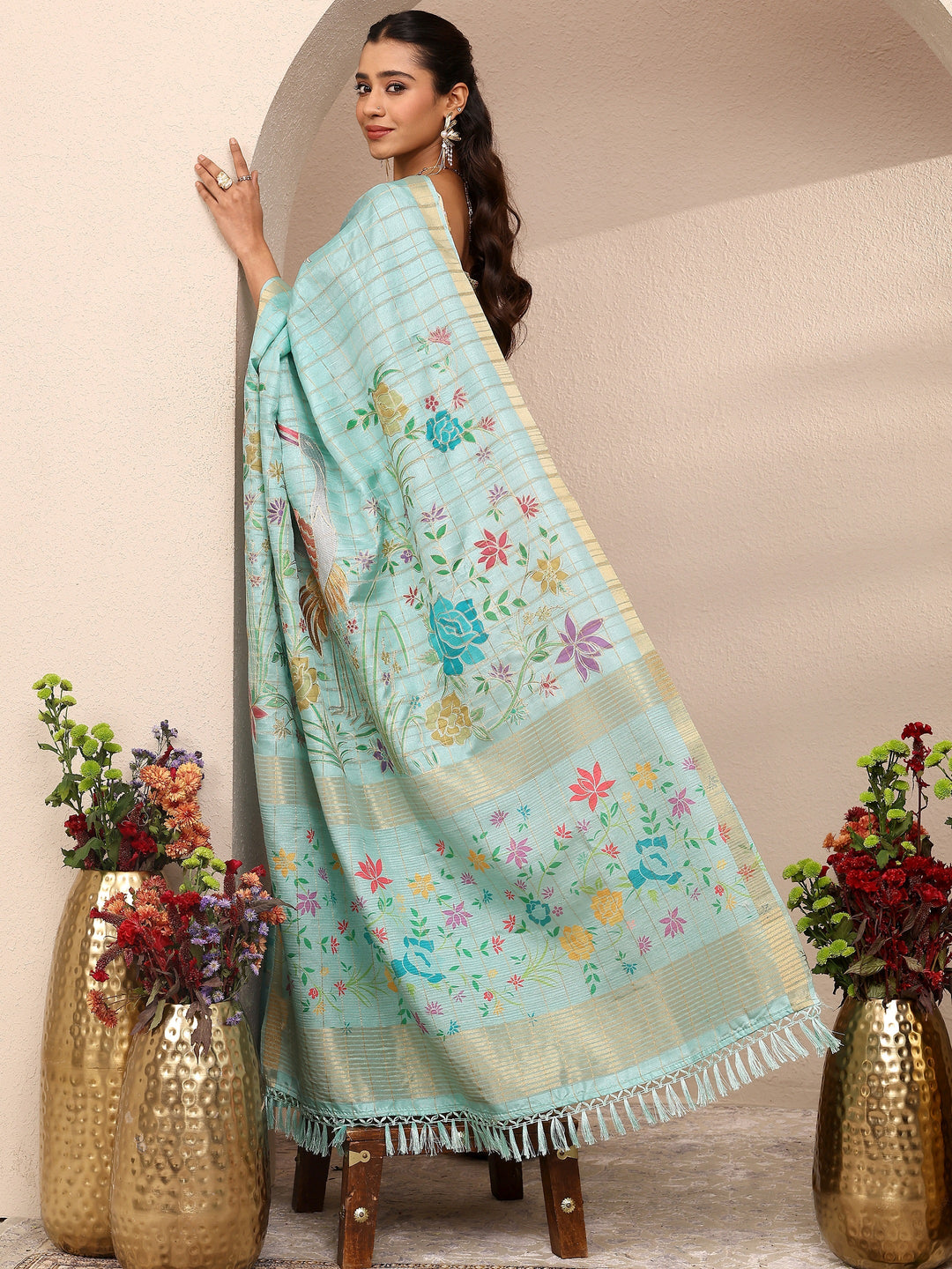 Blue Embroidered Silk Blend Saree With Unstitched Blouse Piece