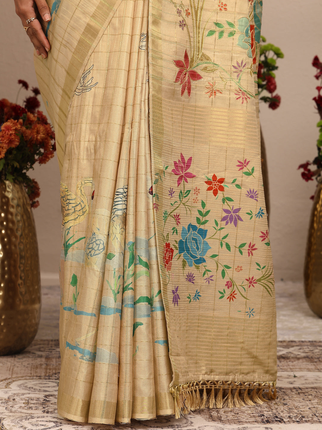 Gold Embroidered Silk Blend Saree With Unstitched Blouse Piece