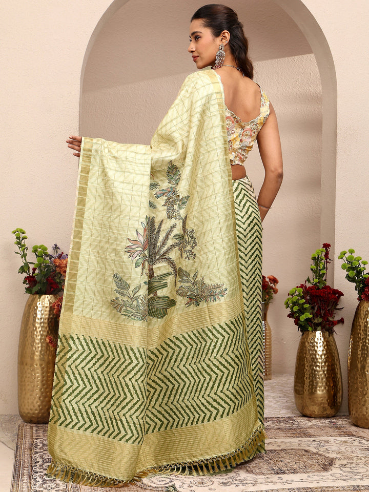 Green Embroidered Silk Blend Saree With Unstitched Blouse Piece