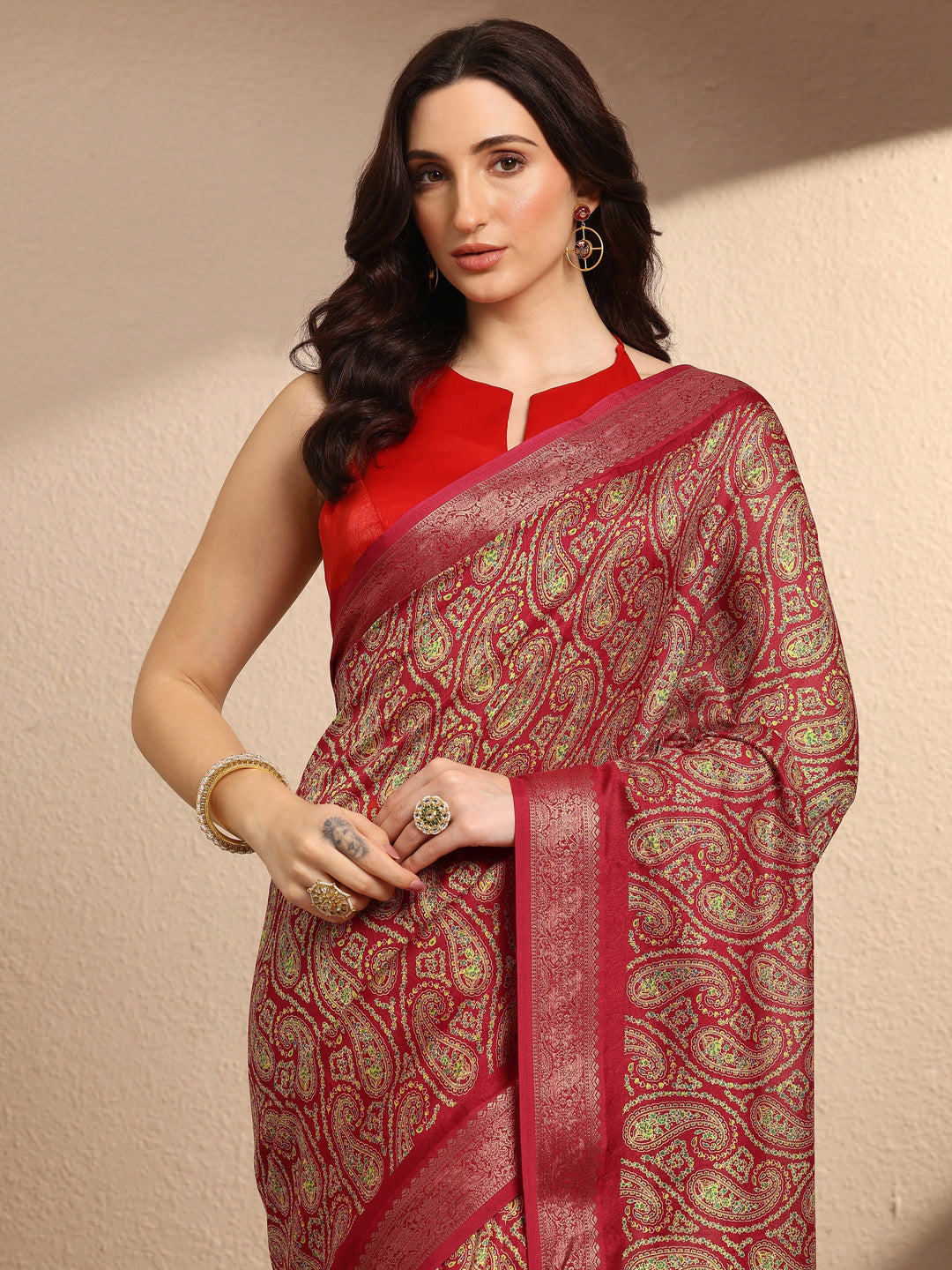 Red Paisley Printed Silk Blend Saree With Unstitched Blouse Piece