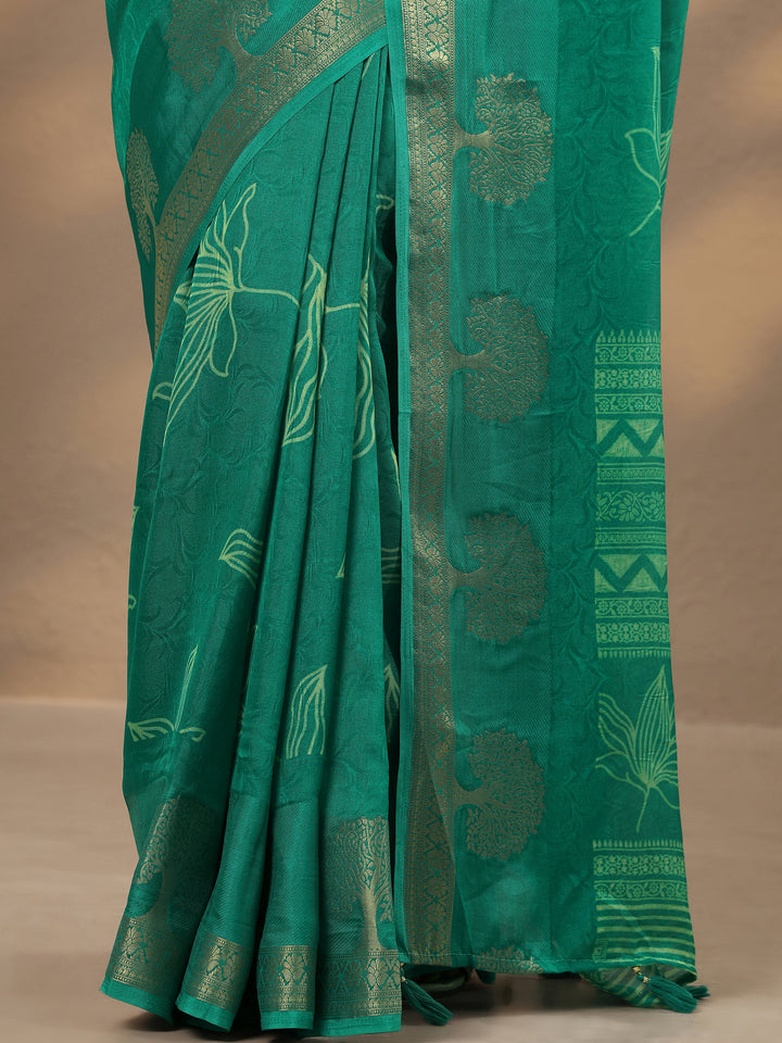 Green Embellished Silk Blend Saree With Unstitched Blouse Piece