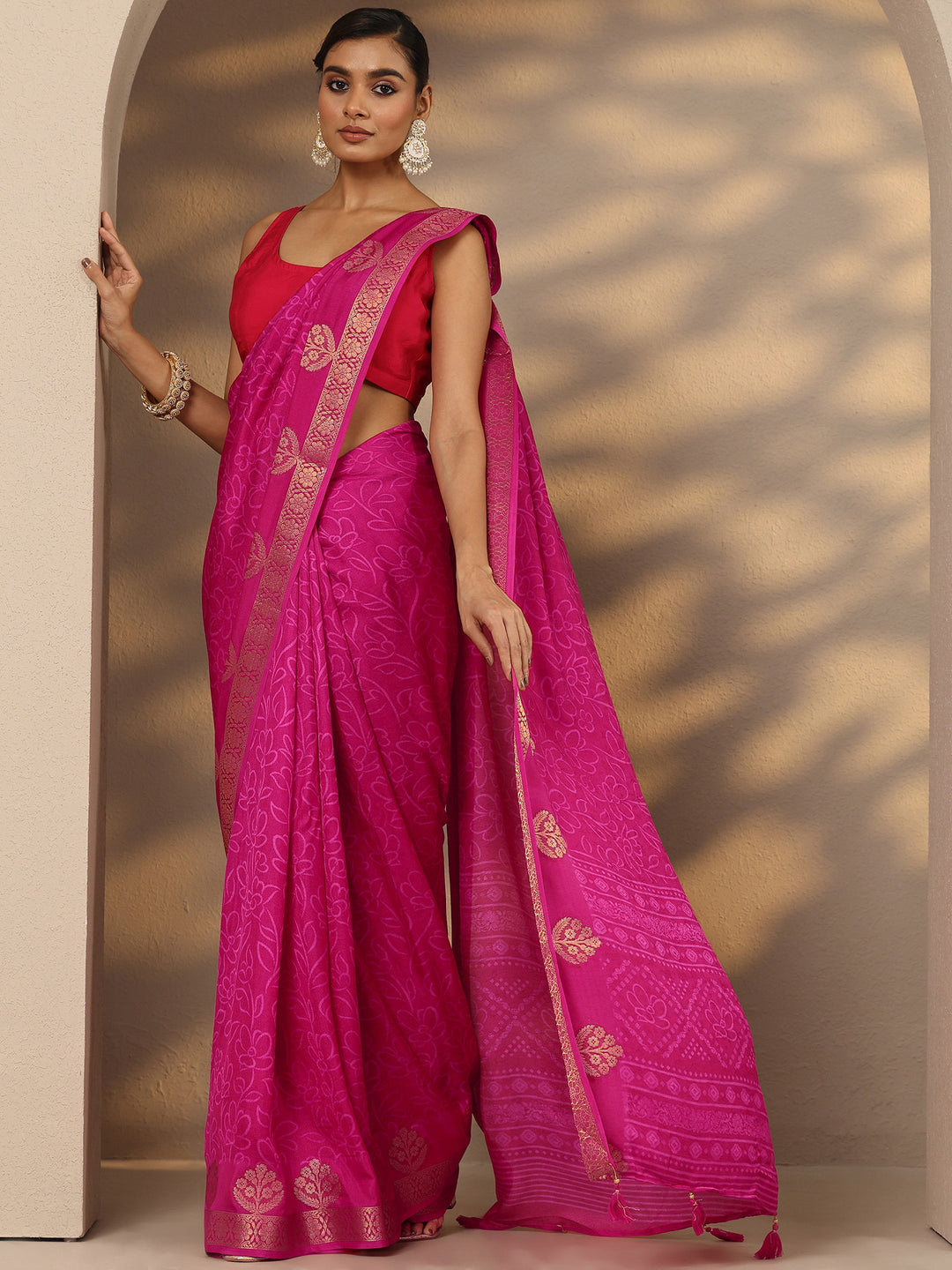Pink Printed Silk Blend Saree With Unstitched Blouse Piece