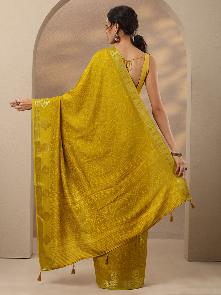 Mustard Printed Silk Blend Saree With Unstitched Blouse Piece