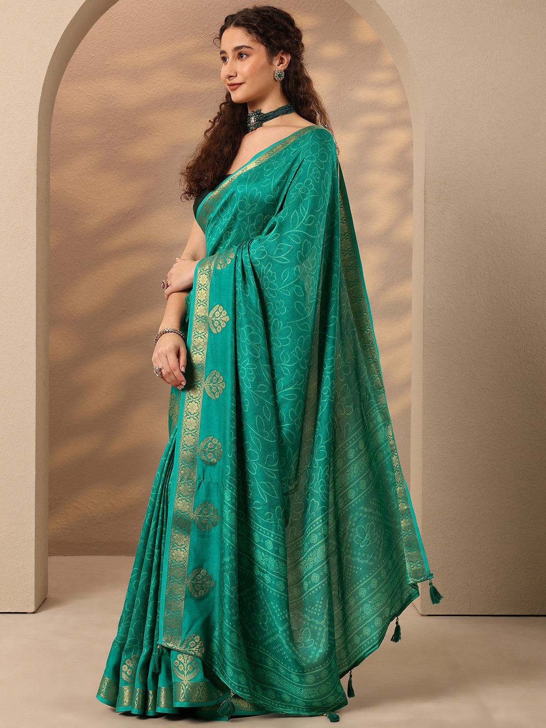 Green Printed Silk Blend Saree With Unstitched Blouse Piece