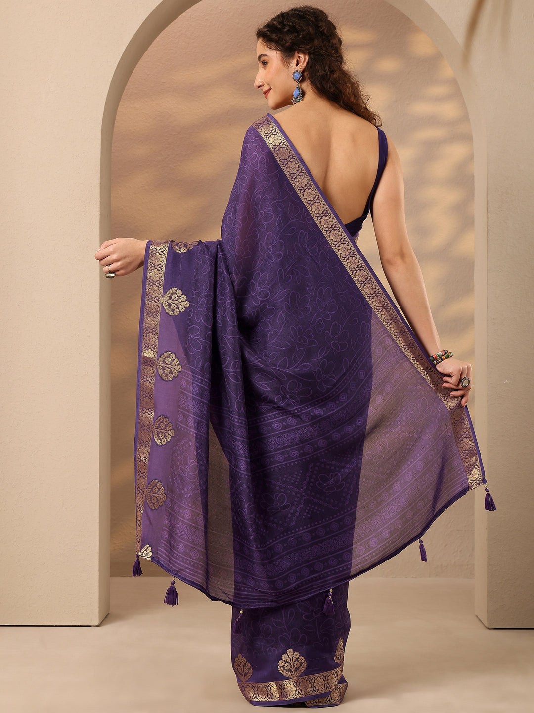 Purple Printed Silk Blend Saree With Unstitched Blouse Piece