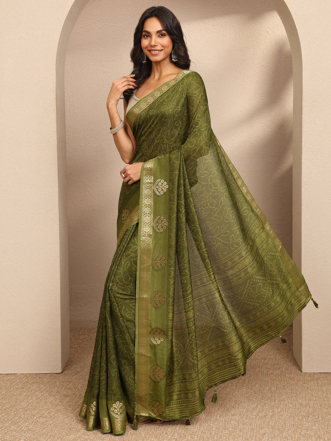 Green Printed Silk Blend Saree With Unstitched Blouse Piece