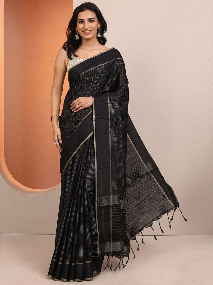 Black Embellished Silk Blend Saree With Unstitched Blouse Piece
