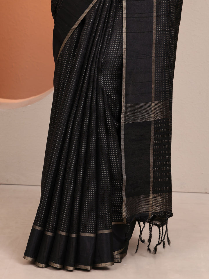 Black Embellished Silk Blend Saree With Unstitched Blouse Piece