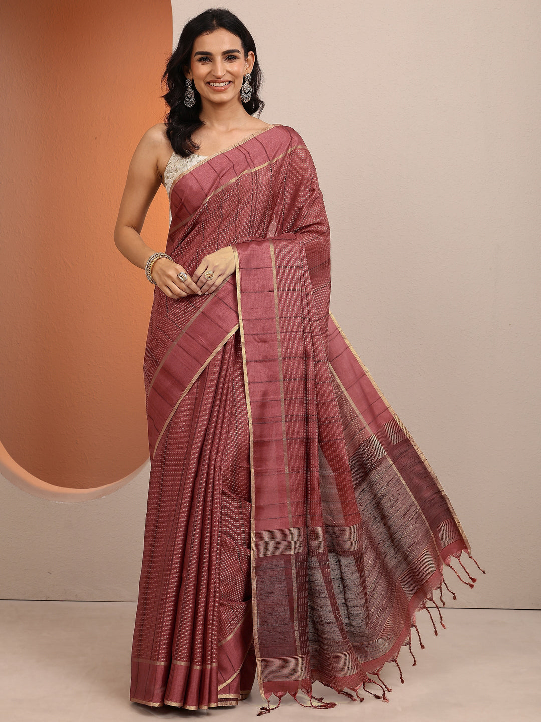 Maroon Embellished Silk Blend Saree With Unstitched Blouse Piece