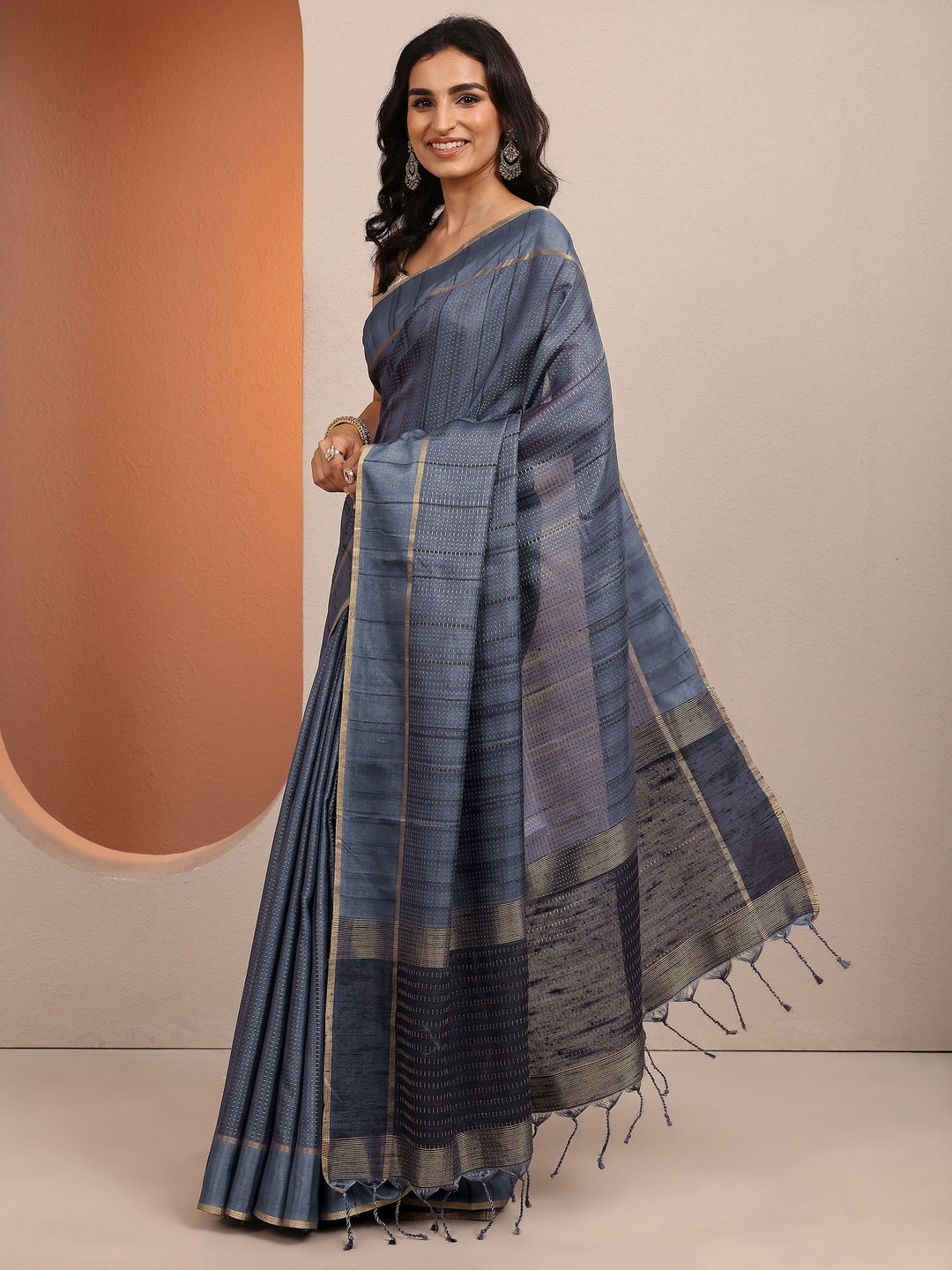 Blue Embellished Silk Blend Saree With Unstitched Blouse Piece