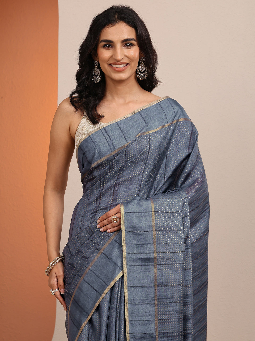 Blue Embellished Silk Blend Saree With Unstitched Blouse Piece