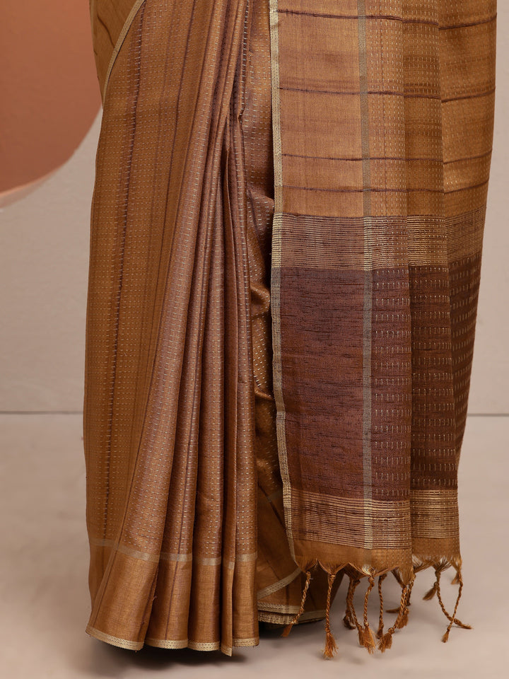 Brown Embellished Silk Blend Saree With Unstitched Blouse Piece
