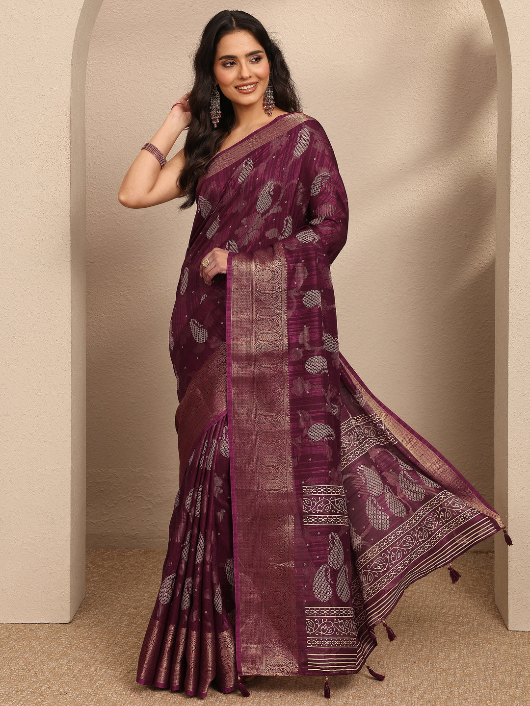 Burgundy Paisley Woven Design Silk Blend Saree With Unstitched Blouse Piece