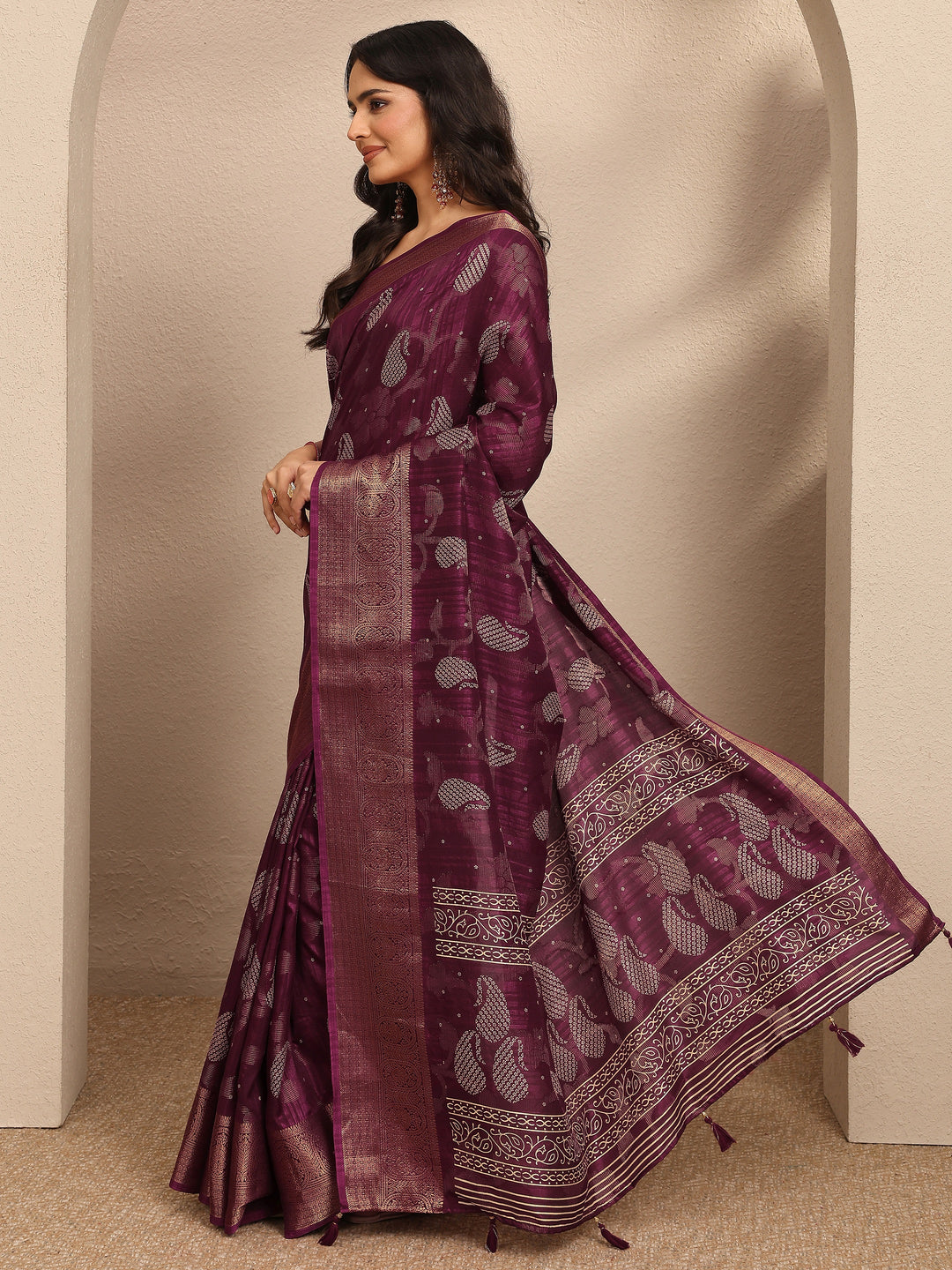 Burgundy Paisley Woven Design Silk Blend Saree With Unstitched Blouse Piece