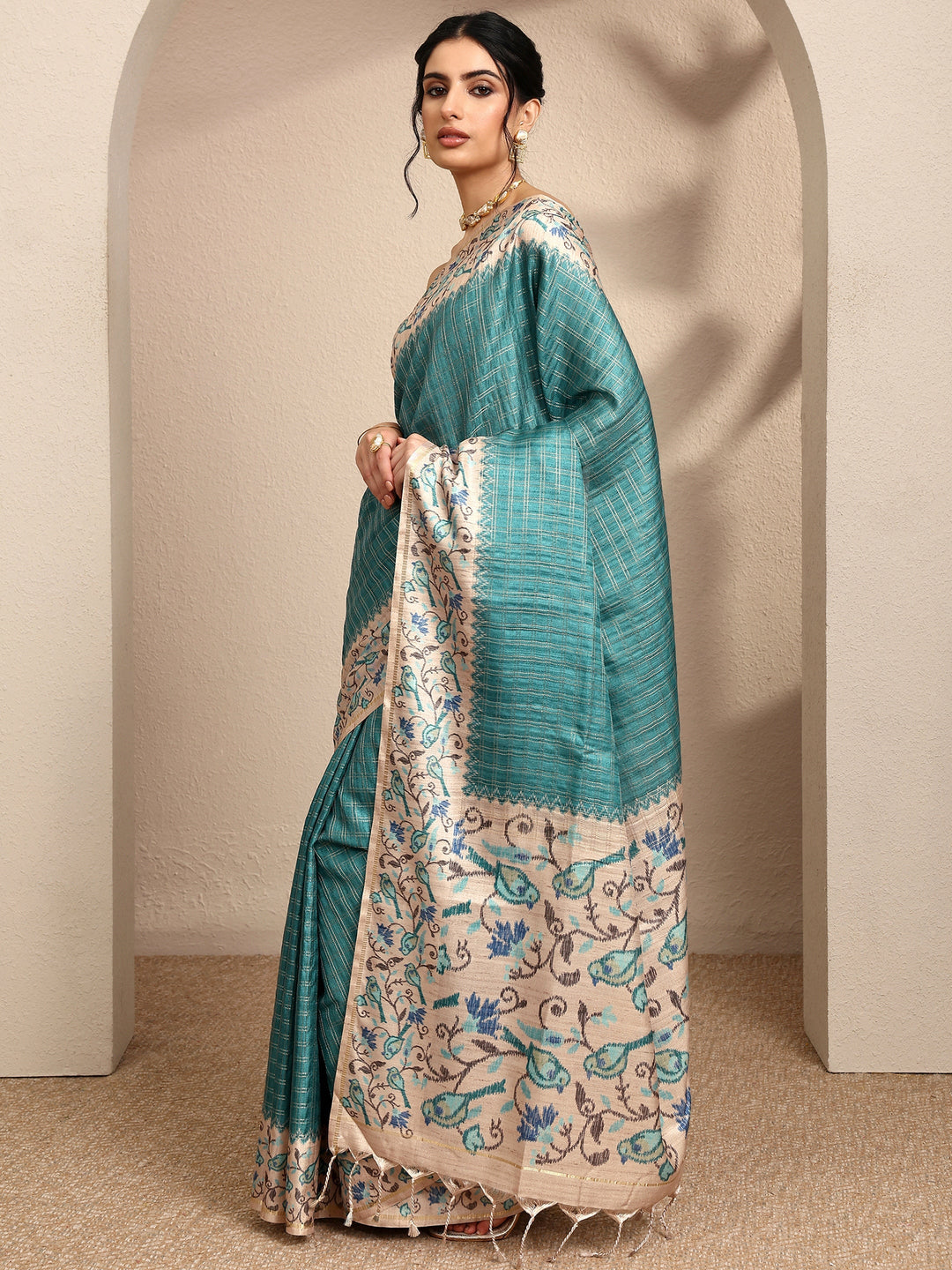 Blue Woven Design Banarsi Silk Blend Saree With Unstitched Blouse Piece