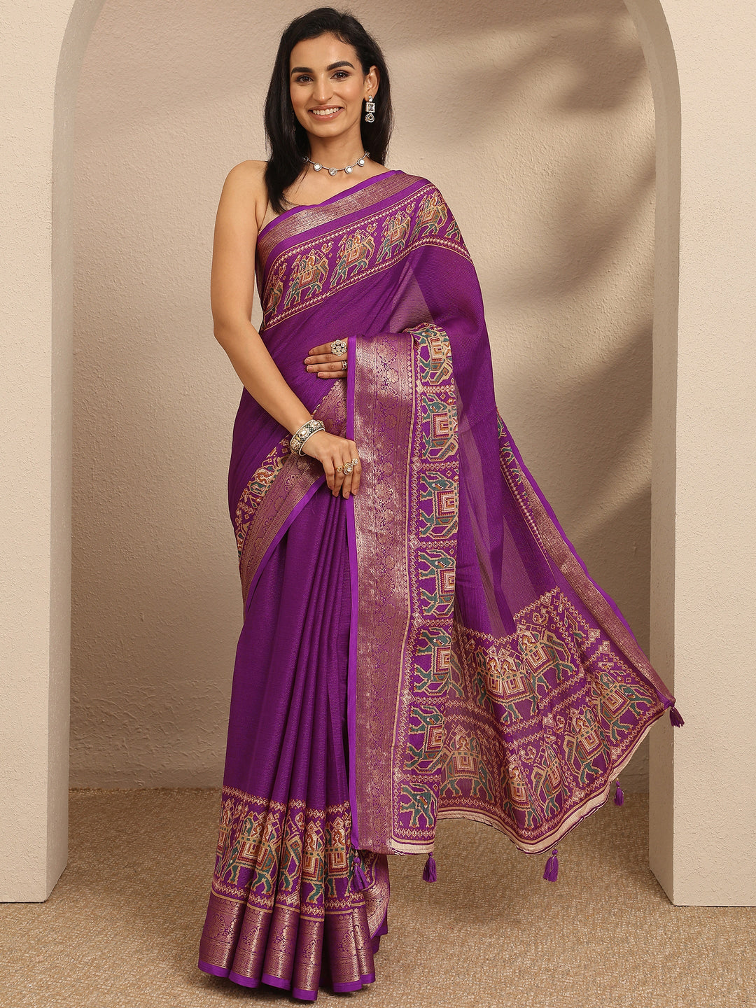 Purple Solid Georgette Saree With Unstitched Blouse Piece