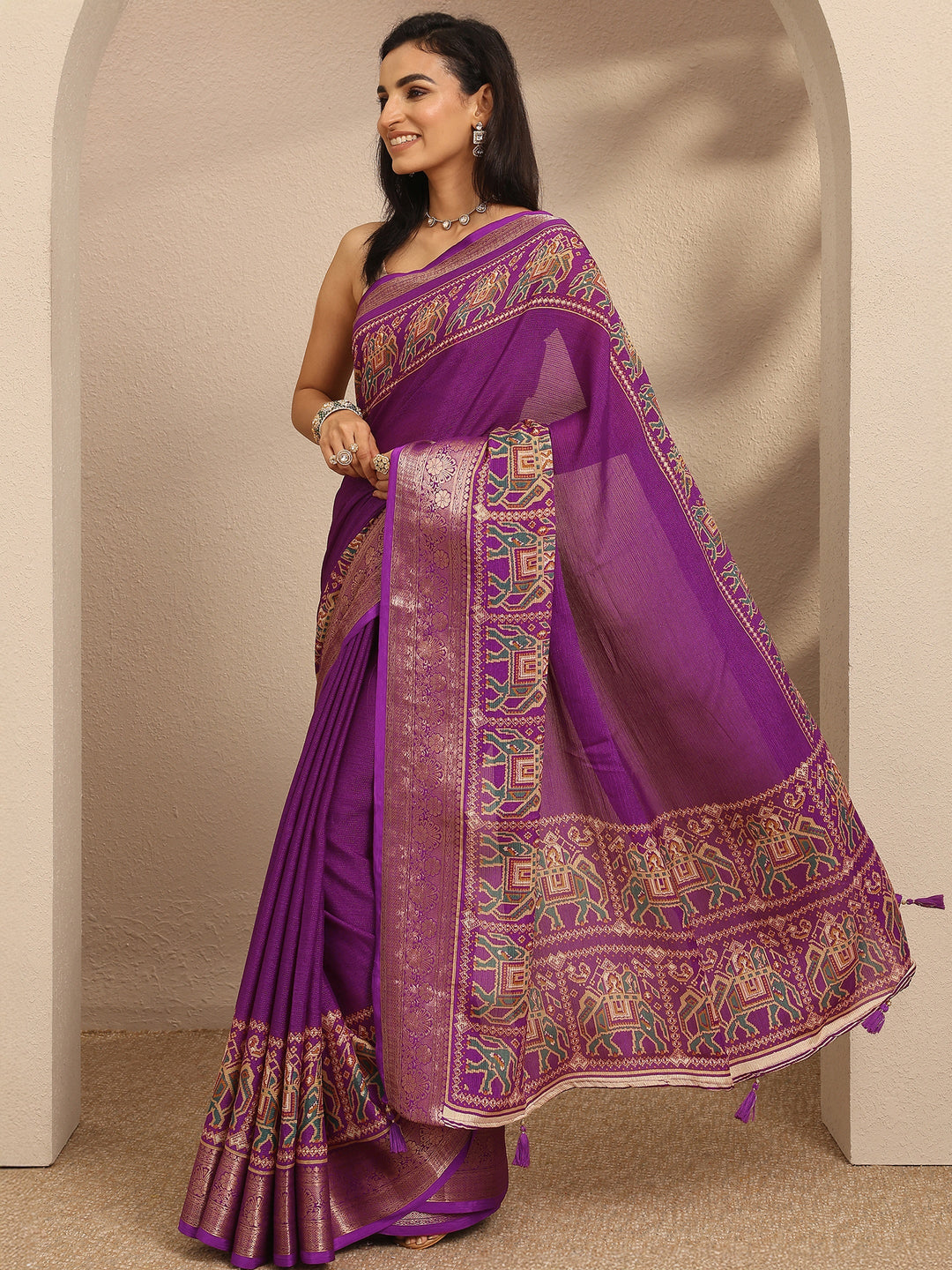 Purple Solid Georgette Saree With Unstitched Blouse Piece