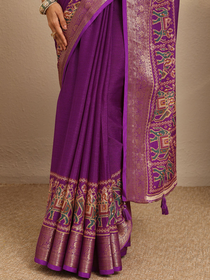 Purple Solid Georgette Saree With Unstitched Blouse Piece