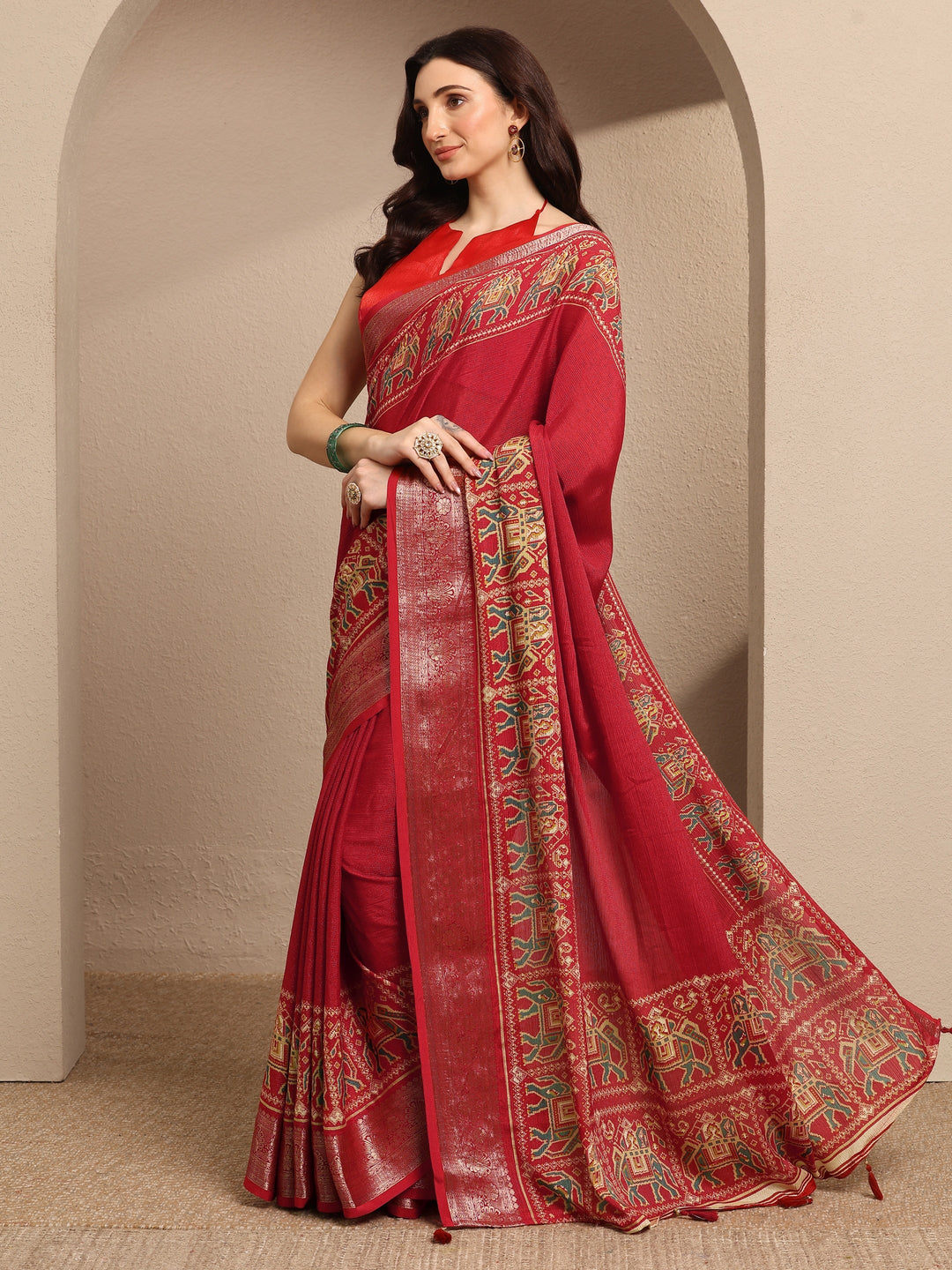 Red Solid Georgette Saree With Unstitched Blouse Piece