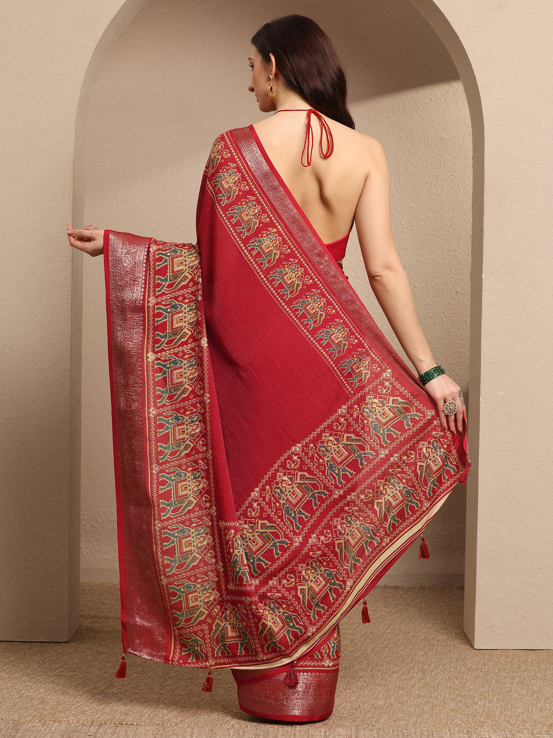 Red Solid Georgette Saree With Unstitched Blouse Piece