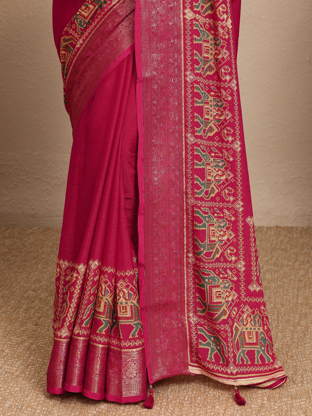 Pink Solid Georgette Saree With Unstitched Blouse Piece