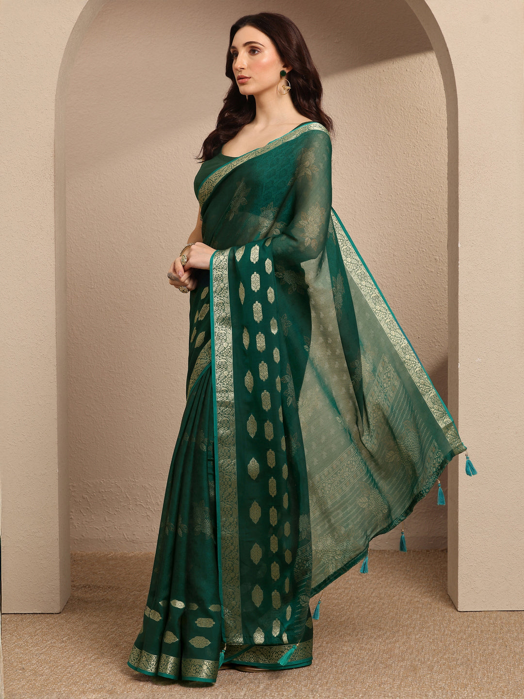 Green Printed Georgette Saree With Unstitched Blouse Piece