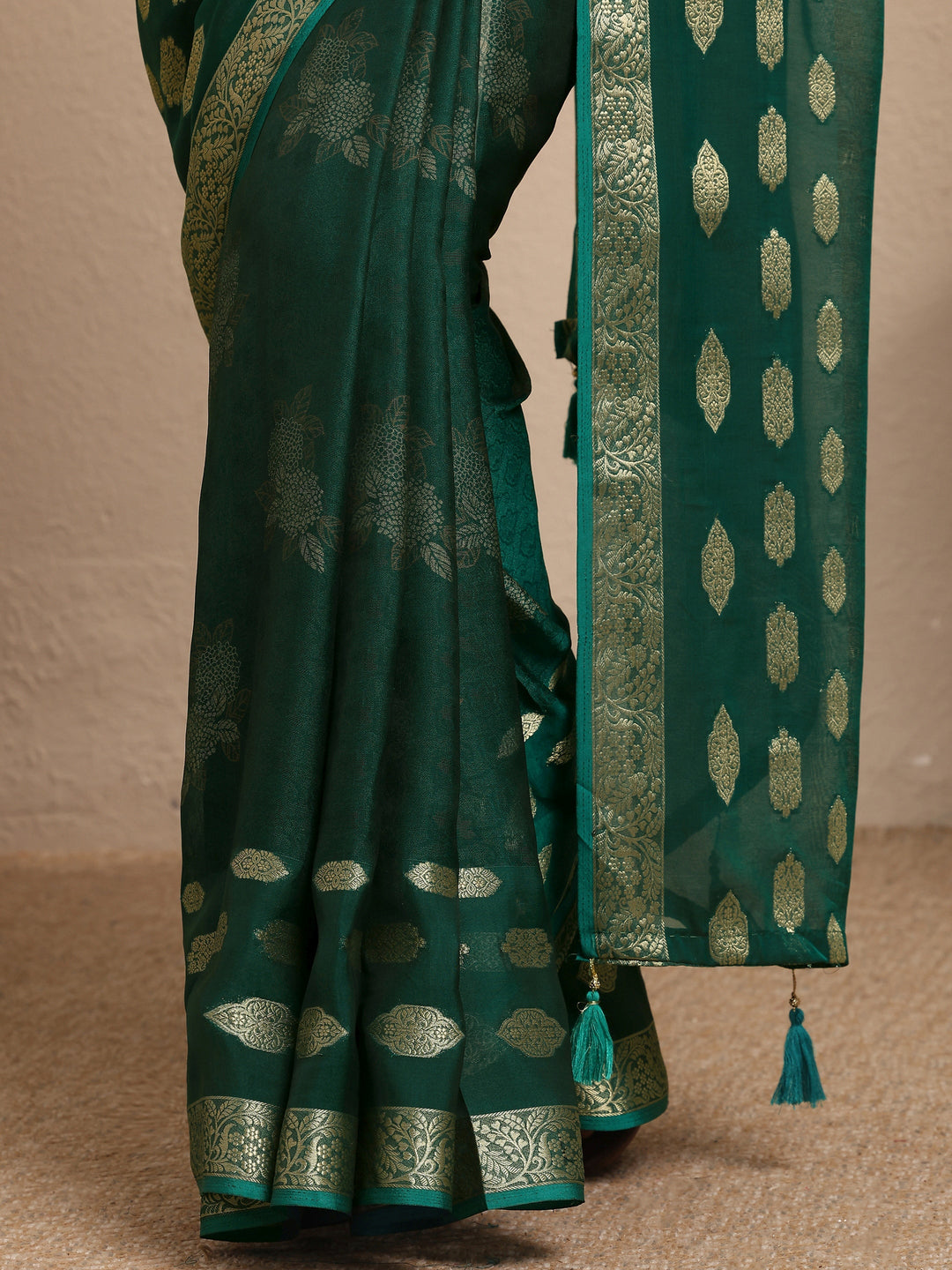 Green Printed Georgette Saree With Unstitched Blouse Piece
