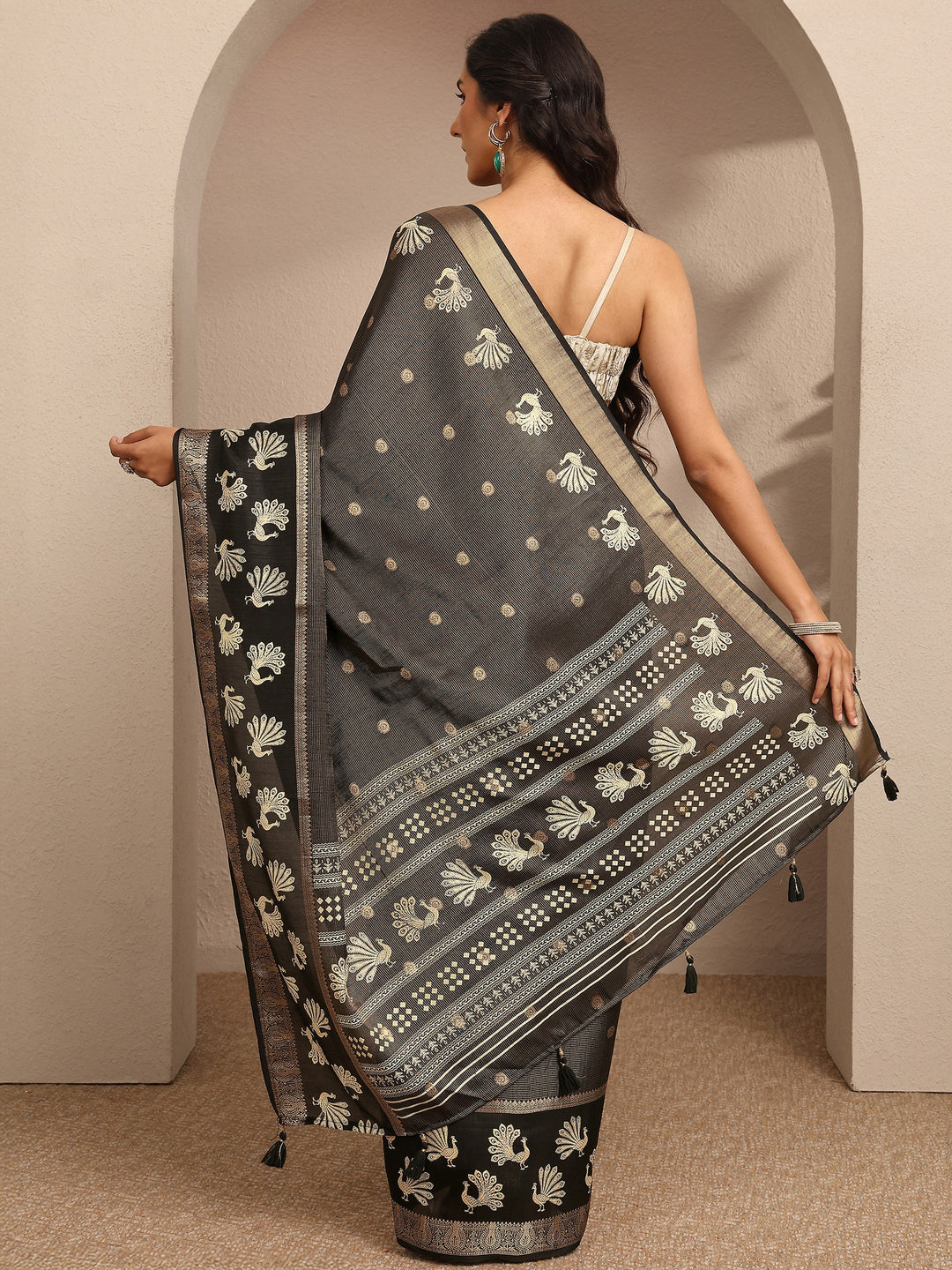 Black Woven Design Banarsi Silk Blend Saree With Unstitched Blouse Piece