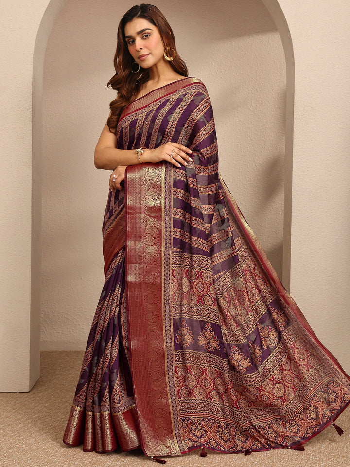 Purple Printed Silk Blend Saree With Unstitched Blouse Piece