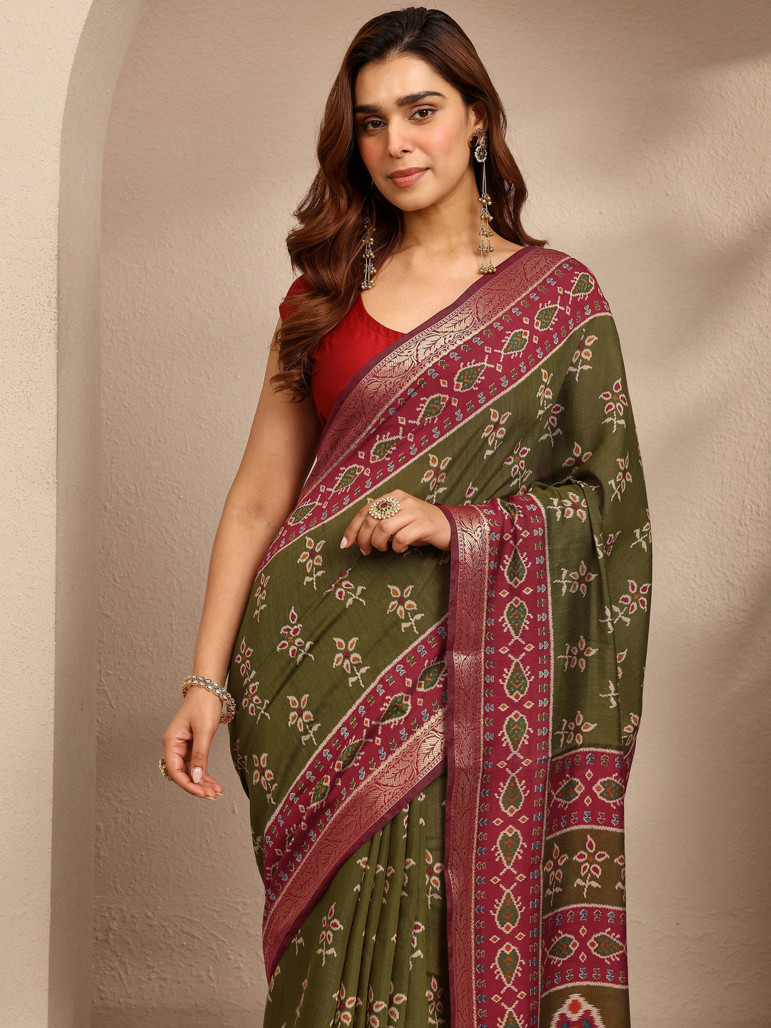 Green Printed Silk Blend Saree With Unstitched Blouse Piece