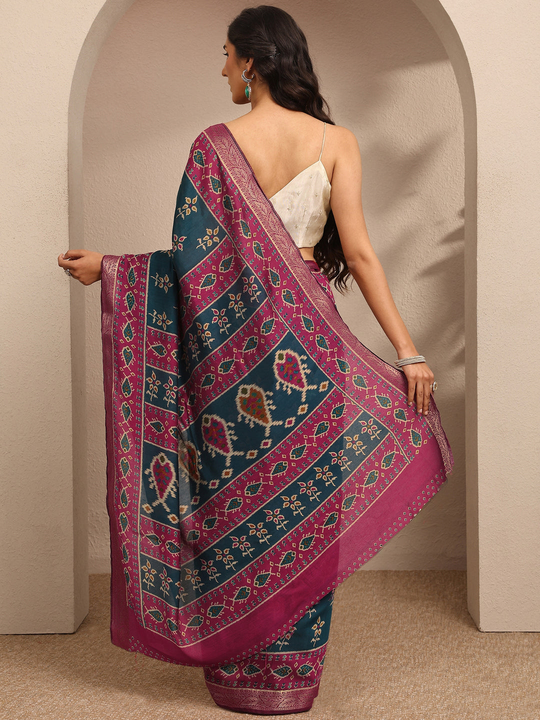 Blue Printed Silk Blend Saree With Unstitched Blouse Piece